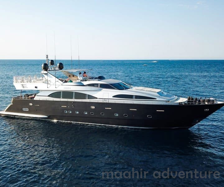 yacht-rental-services-in-dubai