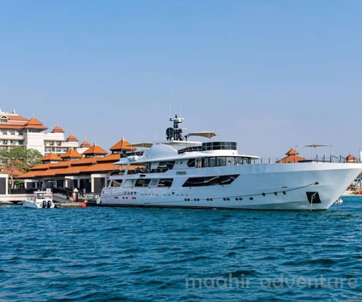 yacht-rental-services-in-dubai