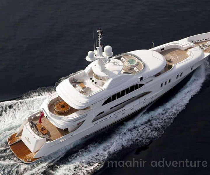 yacht-rental-services-in-dubai